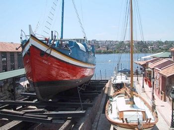 rahmi_koc_museum-boat-istanbul