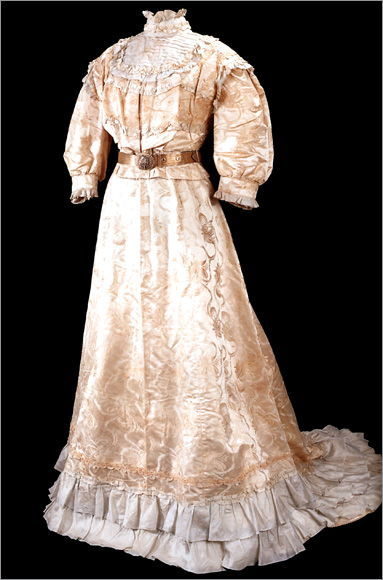 sadberk-hanim-museum-dress